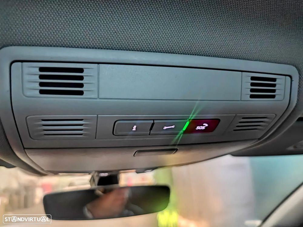 VW Golf Variant 1.6 TDi Highline DSG - 17