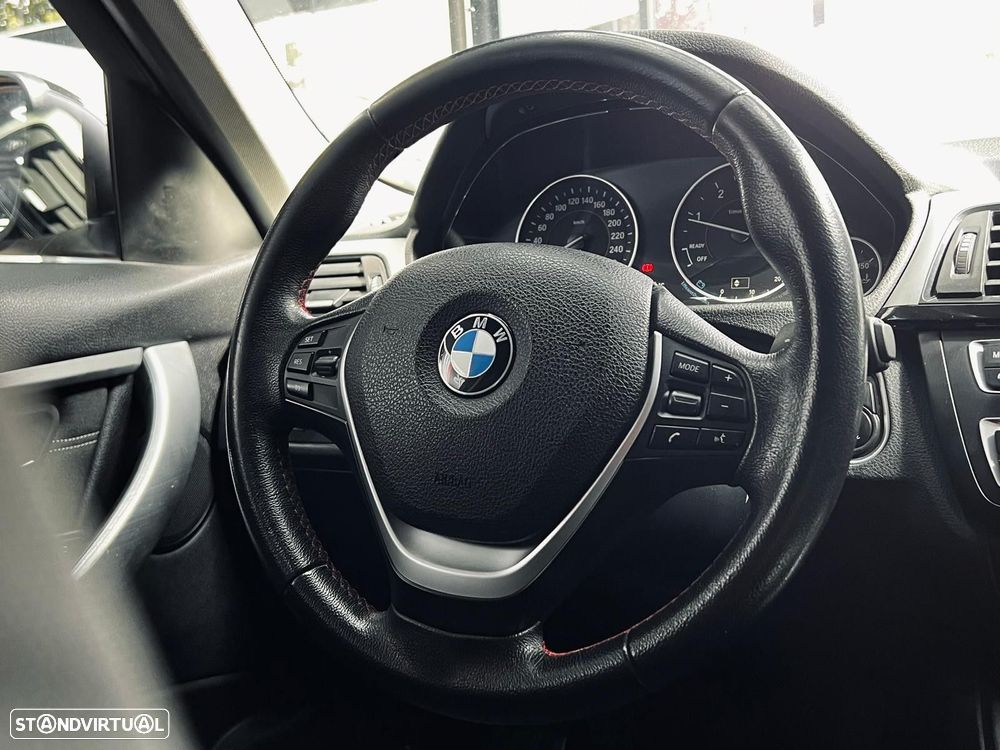 BMW 318 d Line Sport - 23