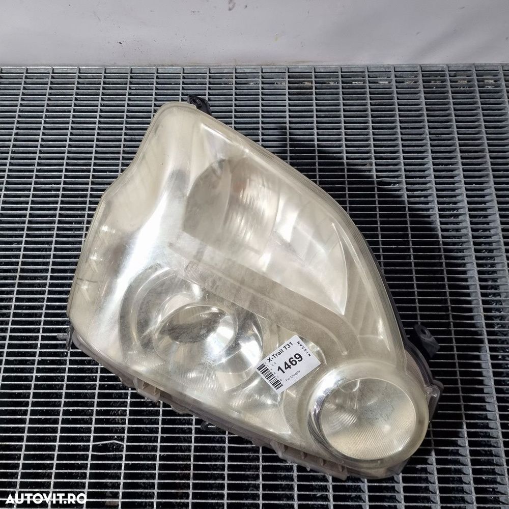 Far Dreapta Nissan X - Trail T31 2007 - 2013 SUV 4 Usi (1469) Xenon - 2