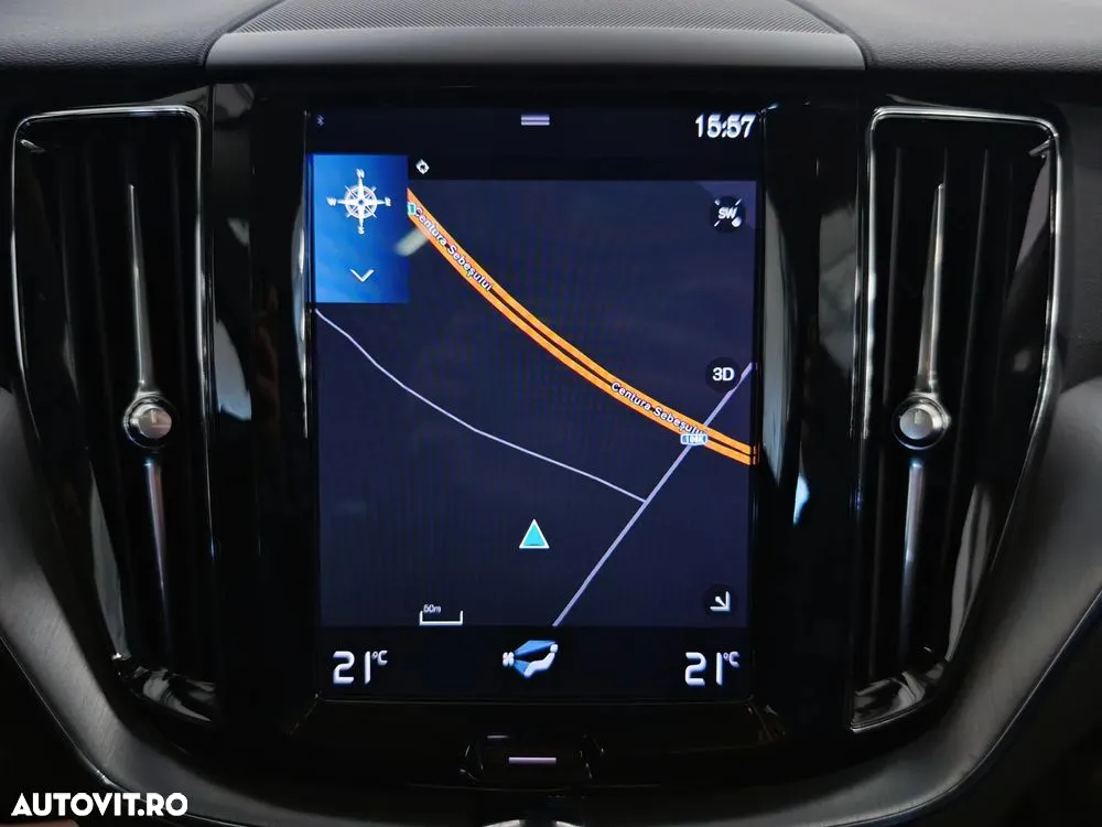 Volvo XC 60 T8 Twin Engine AWD Geartronic Momentum - 8