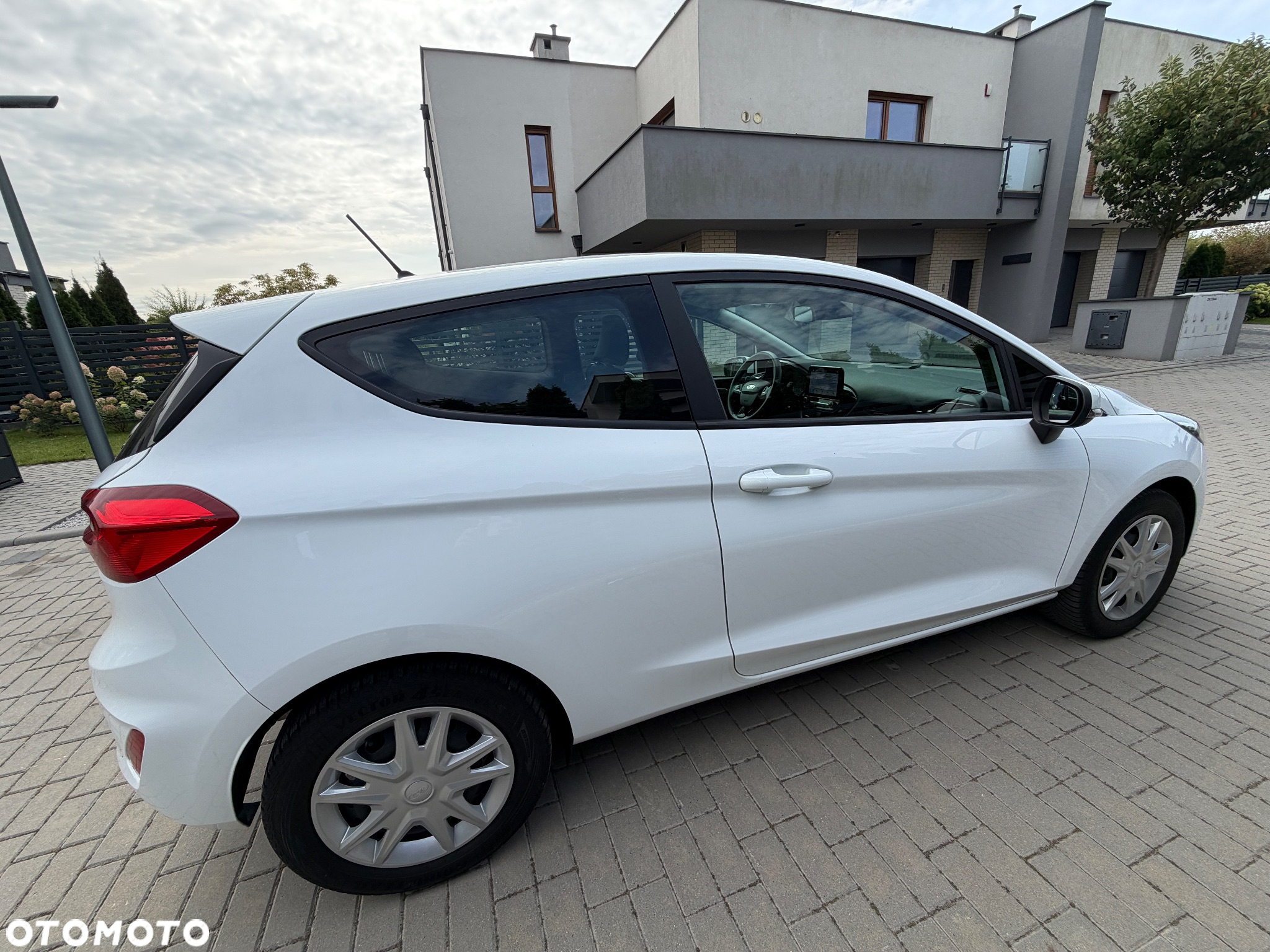 Ford Fiesta 1.1 S&S COOL&CONNECT - 11