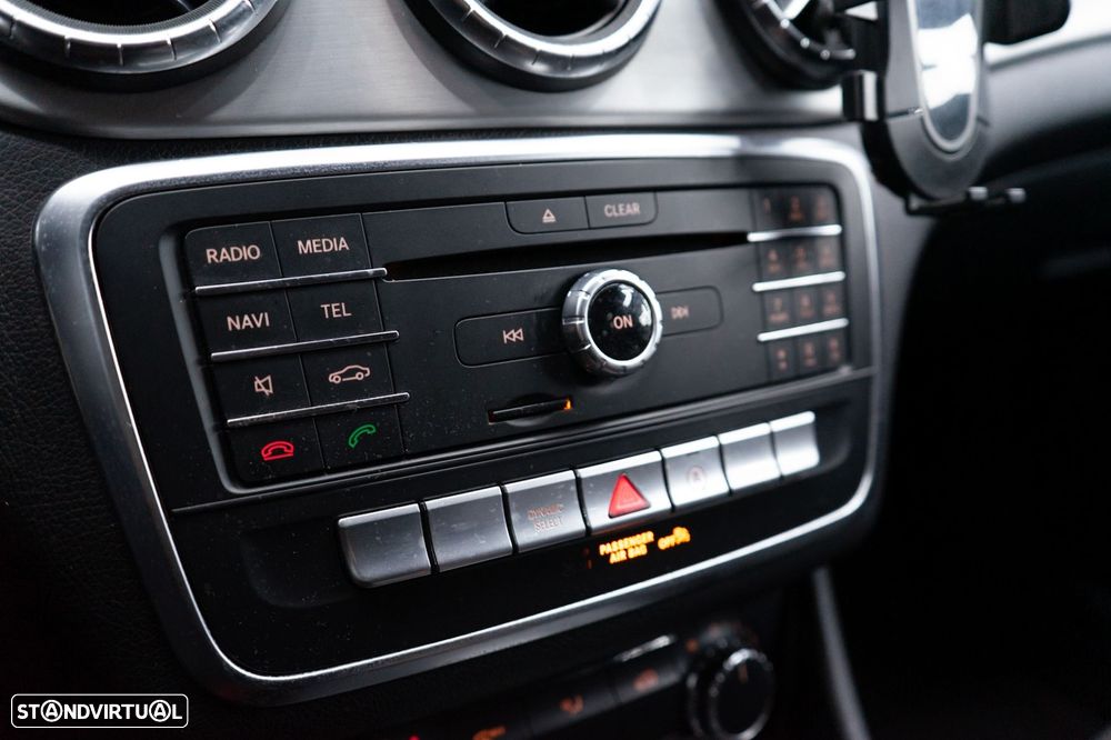 Mercedes-Benz CLA 180 d Shooting Brake AMG Line Aut. - 31