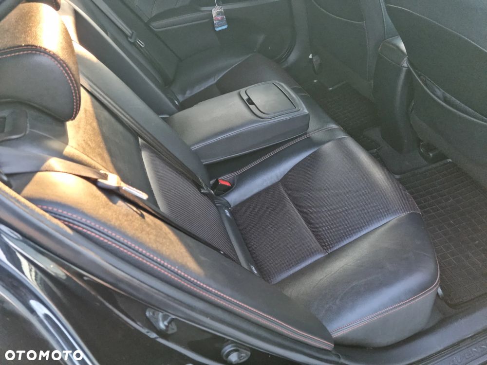 Toyota Avensis 1.8 Premium - 10