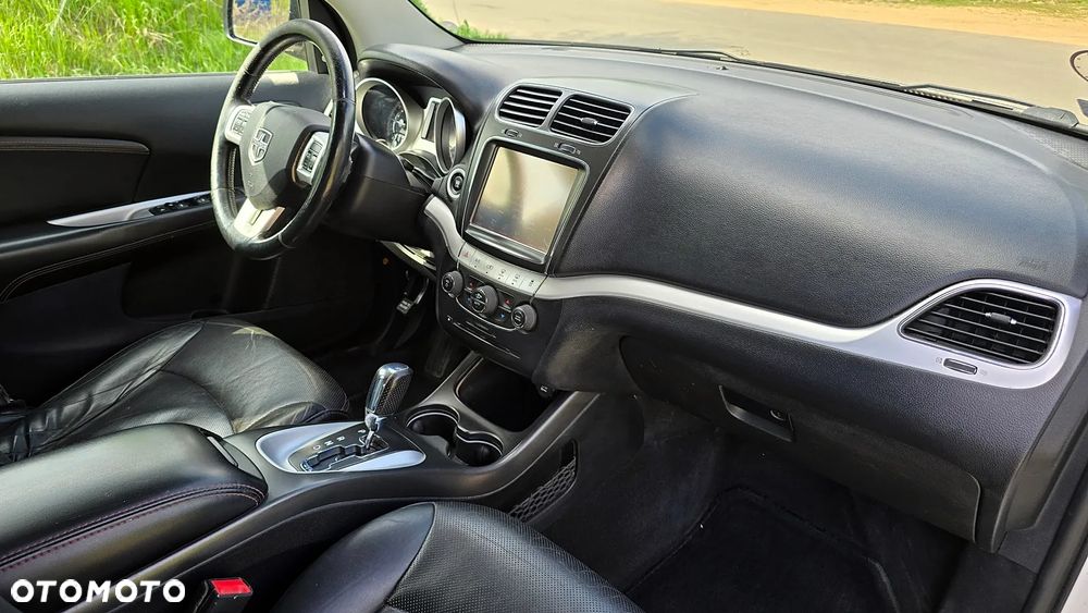 Dodge Journey 2.7 V6 R/T - 12