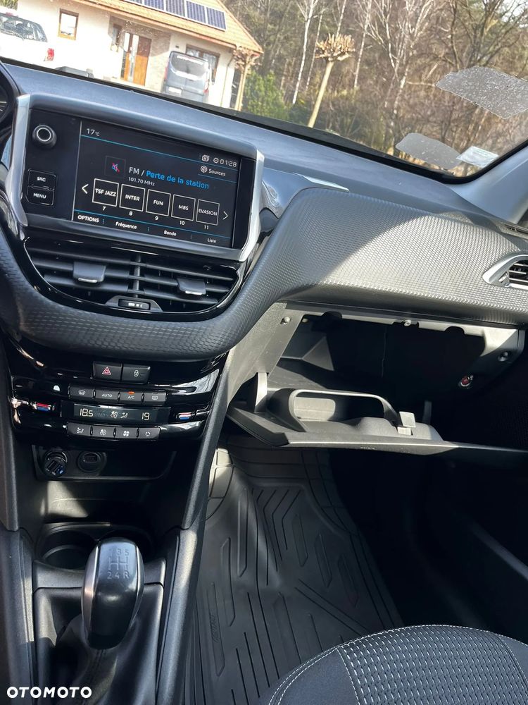 Peugeot 208 PureTech 82 Start & Stop Allure - 13