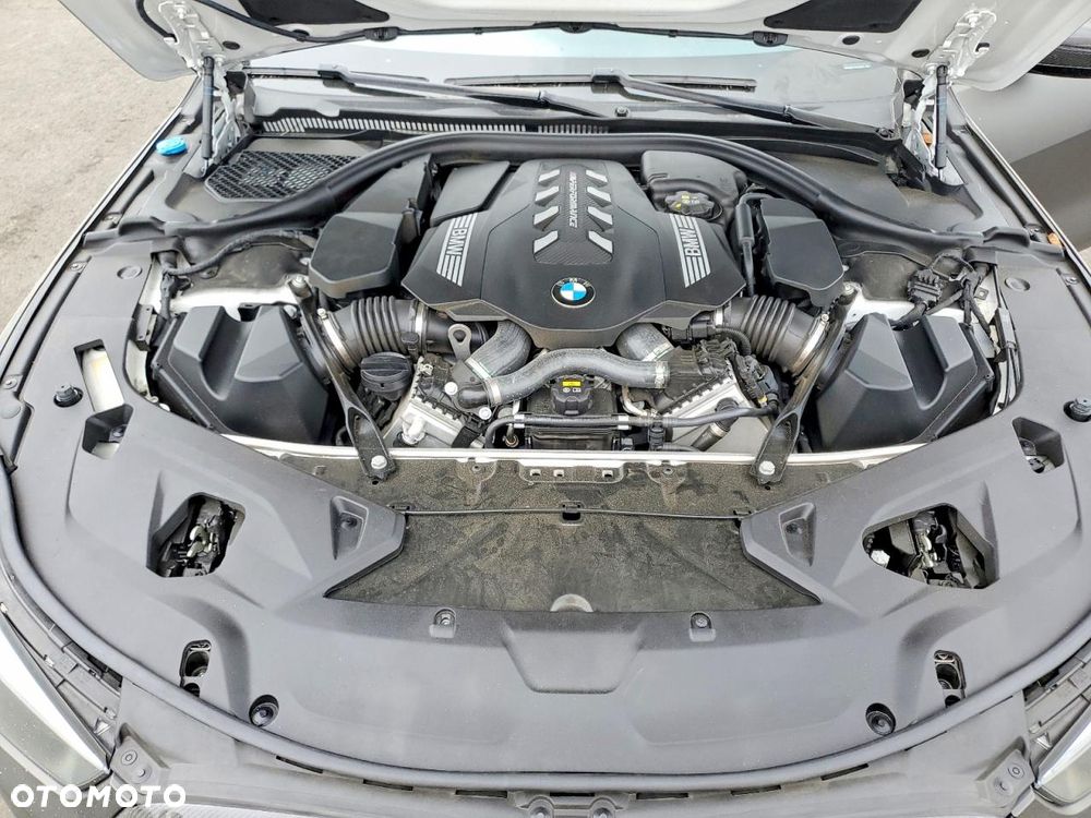BMW Seria 8 M850i xDrive - 12