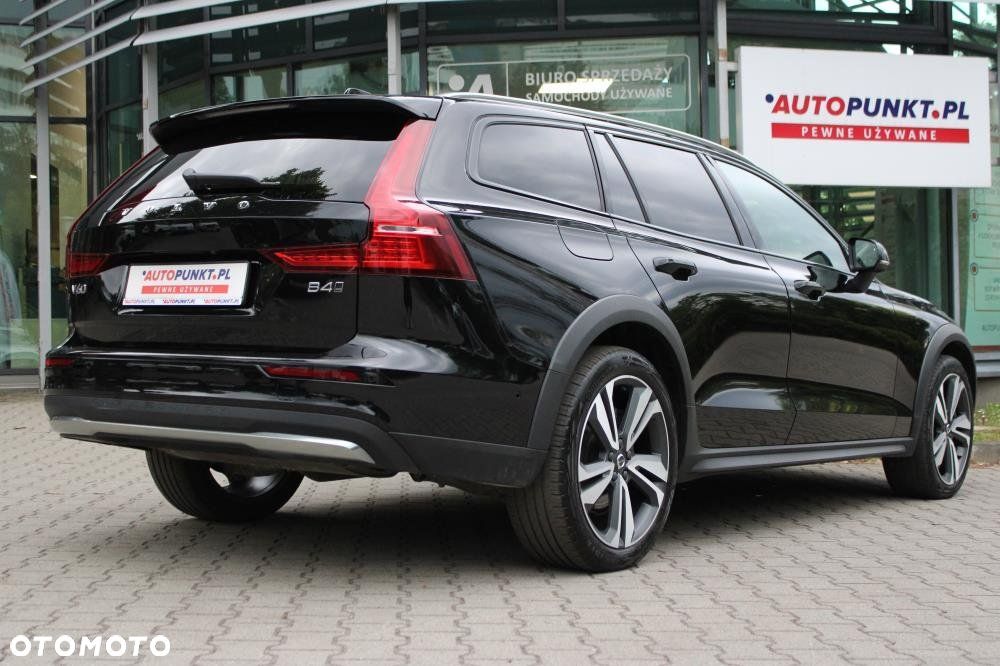 Volvo V60 Cross Country - 5