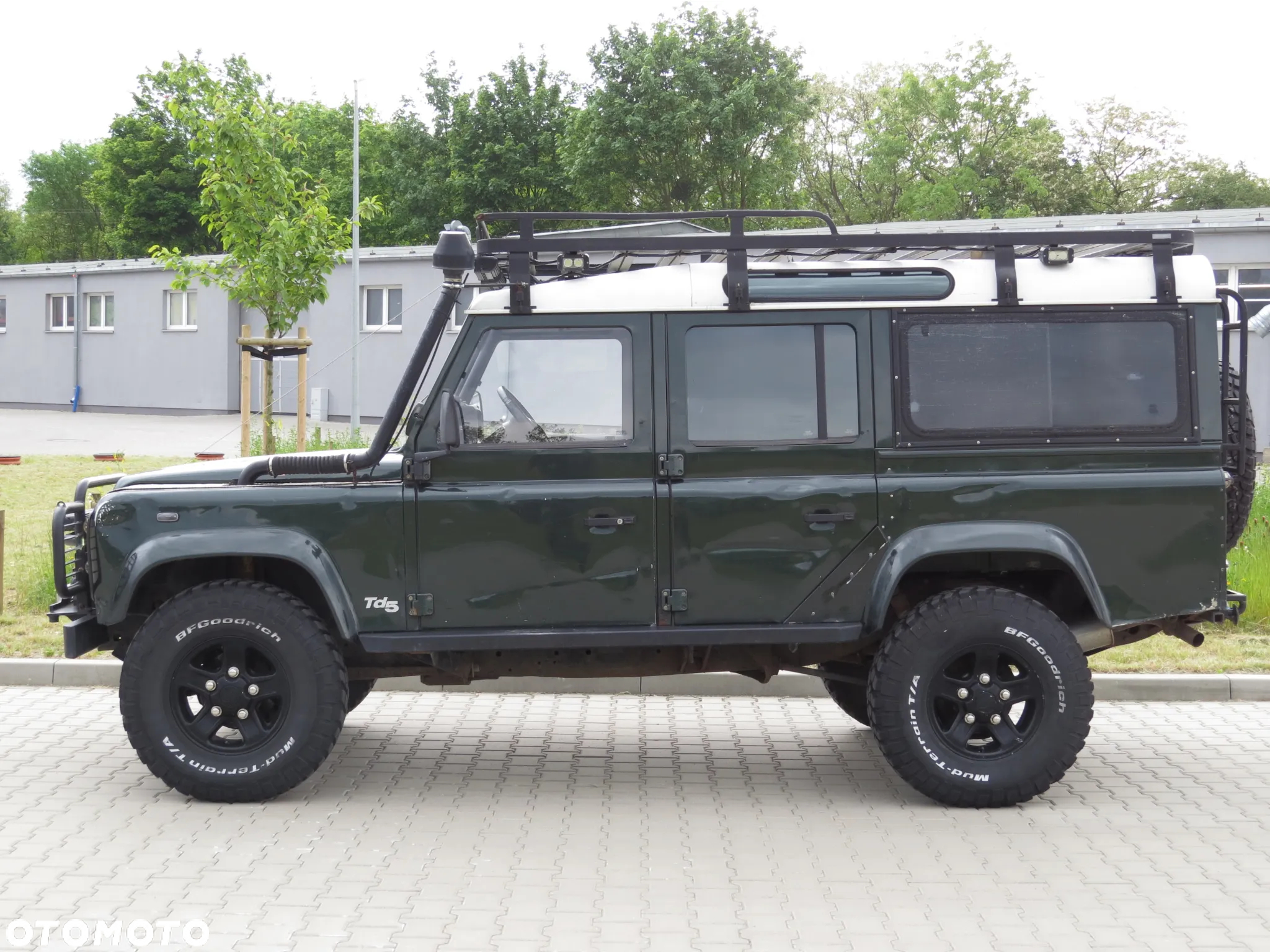 Land Rover Defender - 29