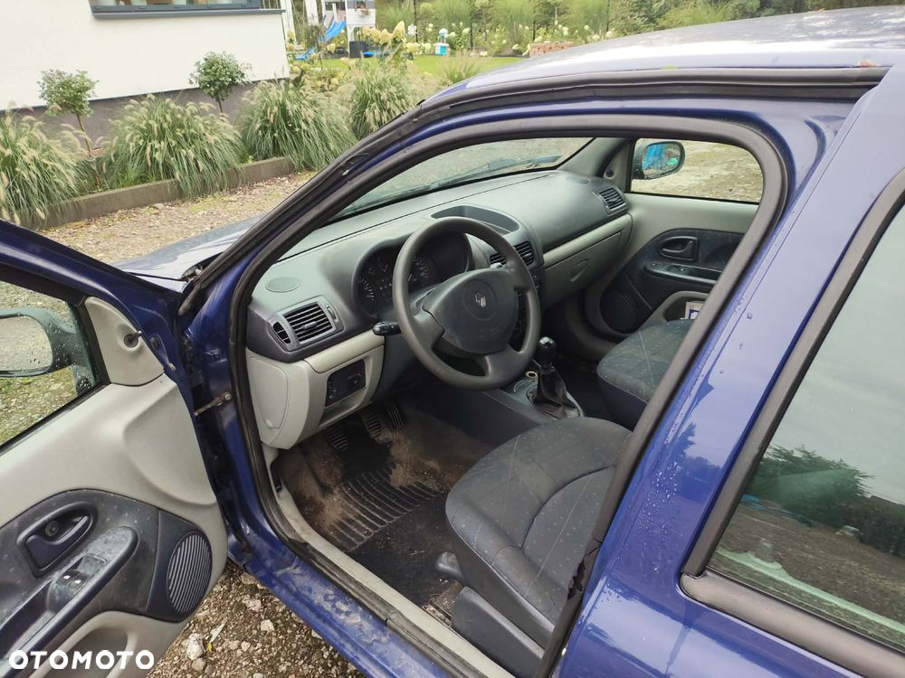 Renault Clio - 8
