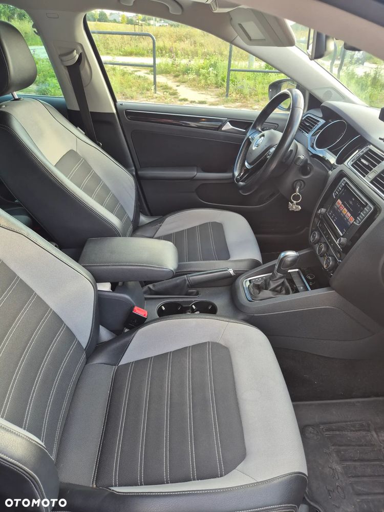 Volkswagen Jetta - 15