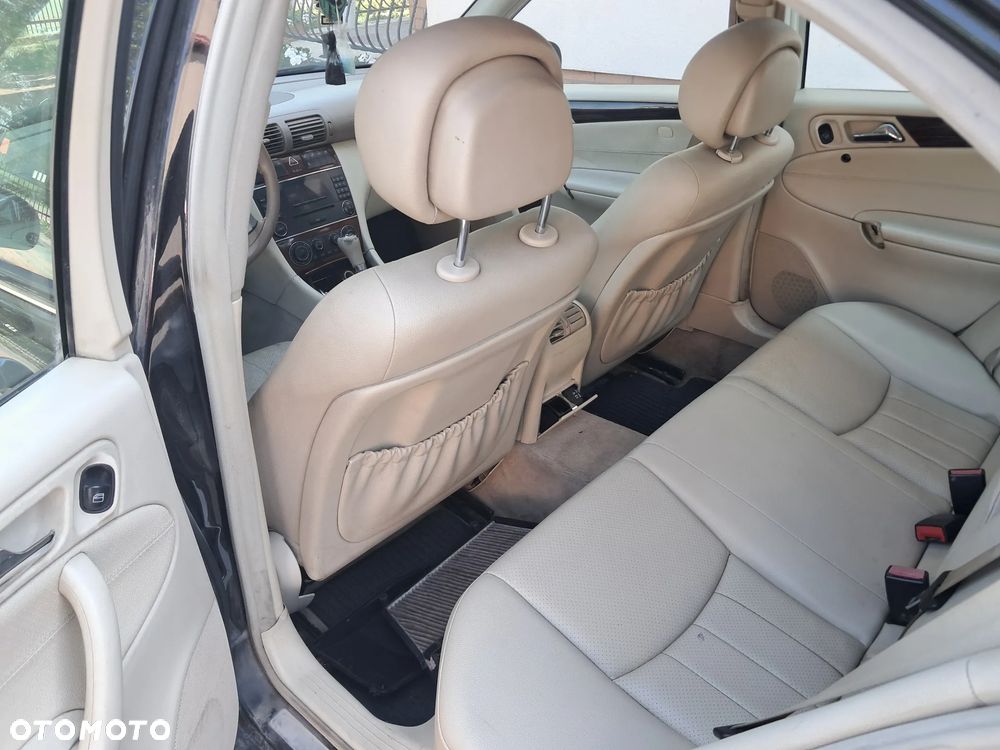 Mercedes-Benz Klasa C 280 Elegance 4-Matic - 12