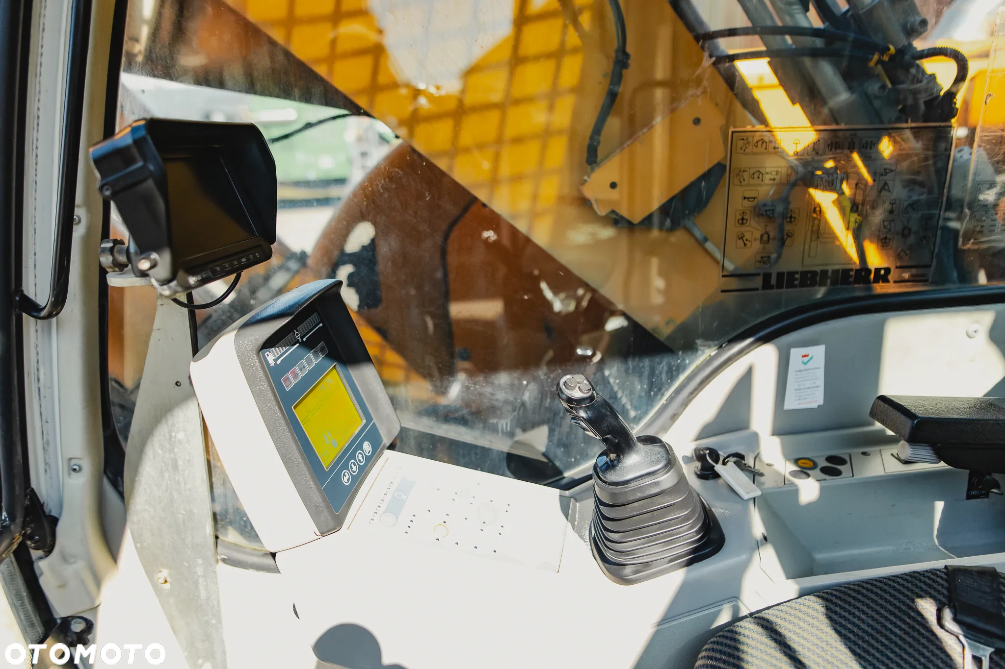 Liebherr 924 Compact - 15