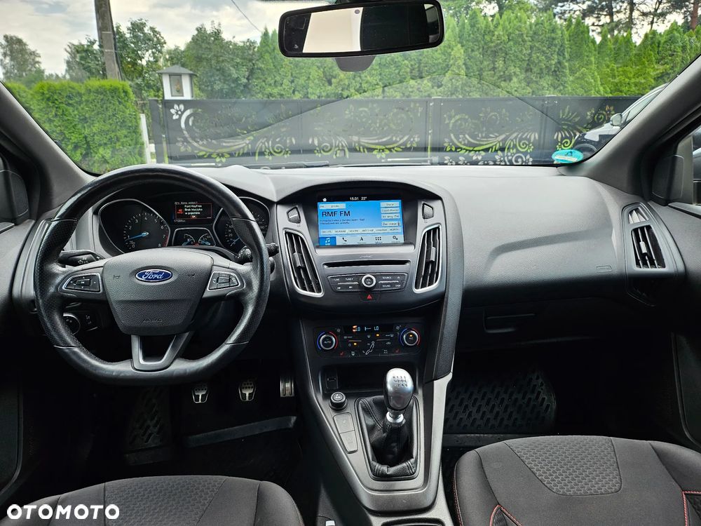 Ford Focus 1.5 EcoBoost ST-Line Business - 23