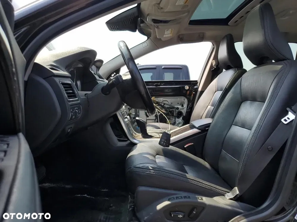 Volvo XC 70 T5 AWD Dynamic Momentum - 11