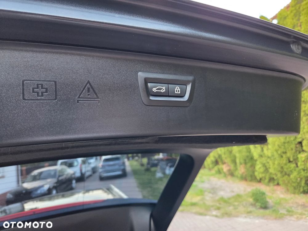 BMW Seria 5 530d xDrive Luxury Line - 31