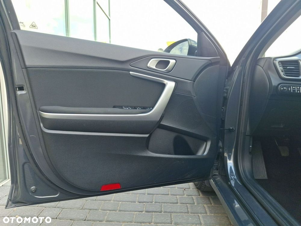 Kia Ceed 1.5 T-GDI M - 10
