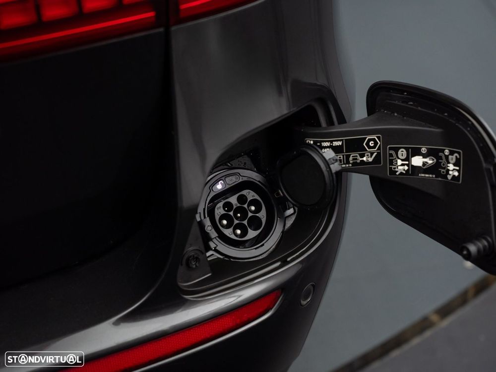 Mercedes-Benz E 300 de AMG Line - 10