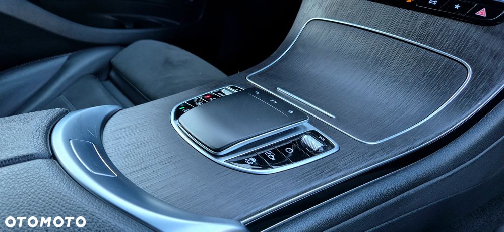 Mercedes-Benz GLC 220 d 4Matic 9G-TRONIC AMG Line Plus - 18