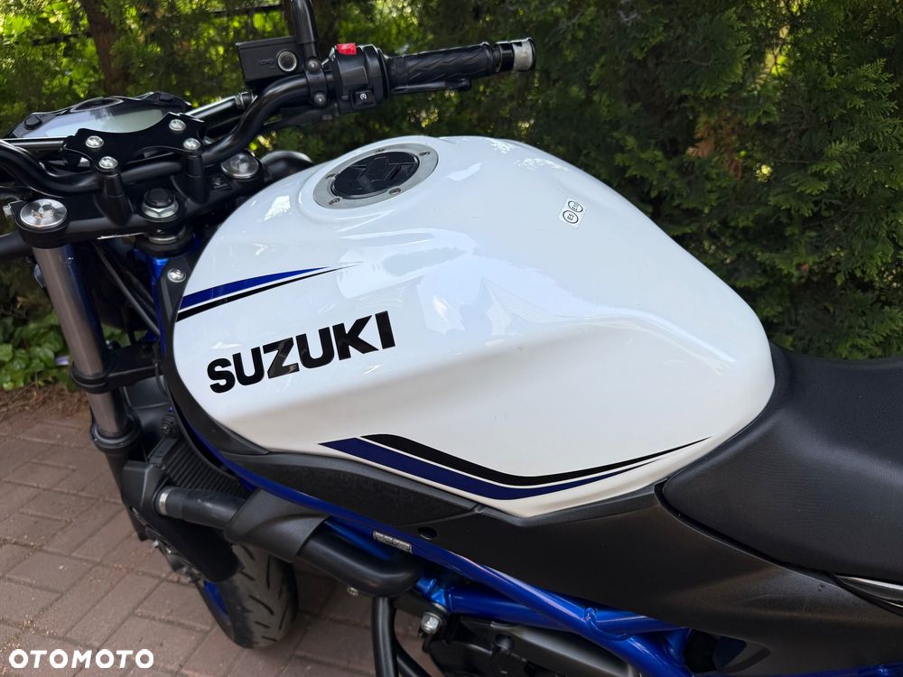 Suzuki SV - 18