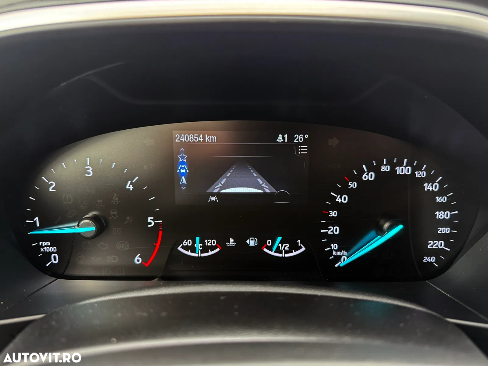 Ford Focus 1.5 EcoBlue Start-Stopp-System COOL&CONNECT - 10
