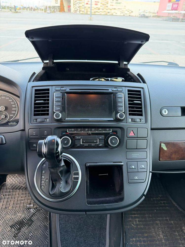 Volkswagen Multivan - 21