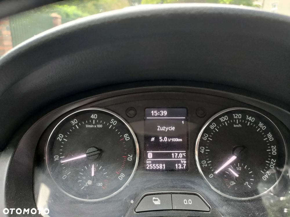 Skoda RAPID 1.2 TSI Style - 15