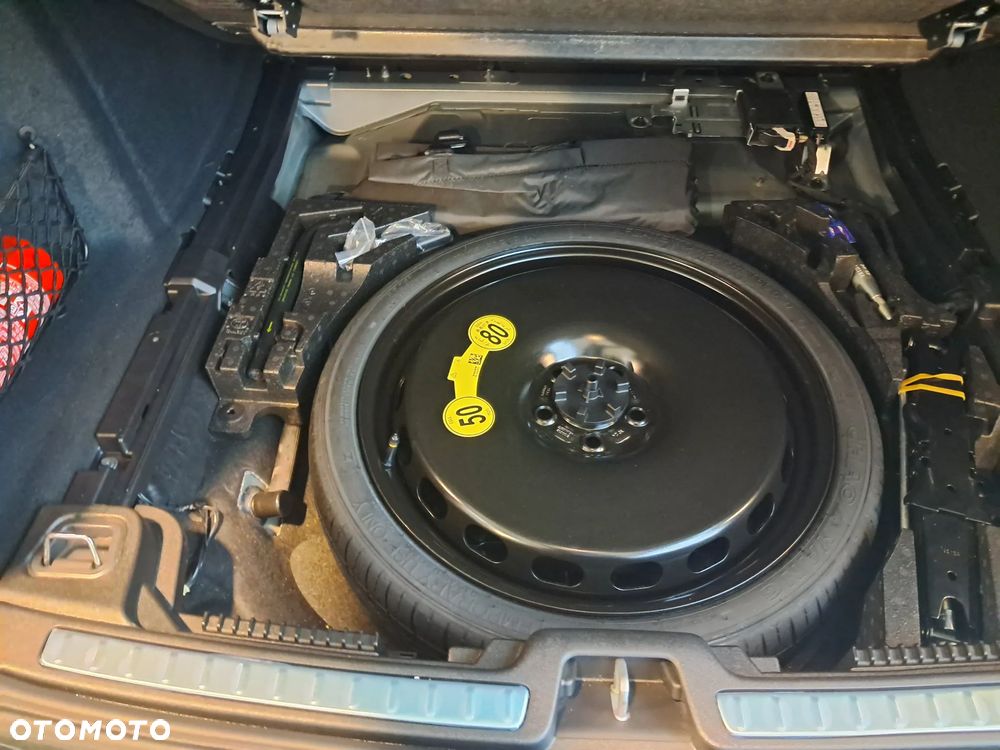 Volvo V60 B4 B Plus Dark - 33