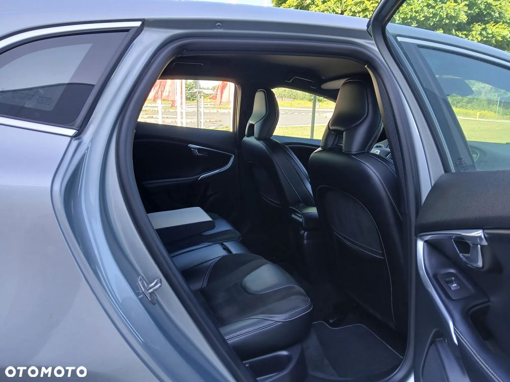 Volvo V40 D2 RDesign - 16