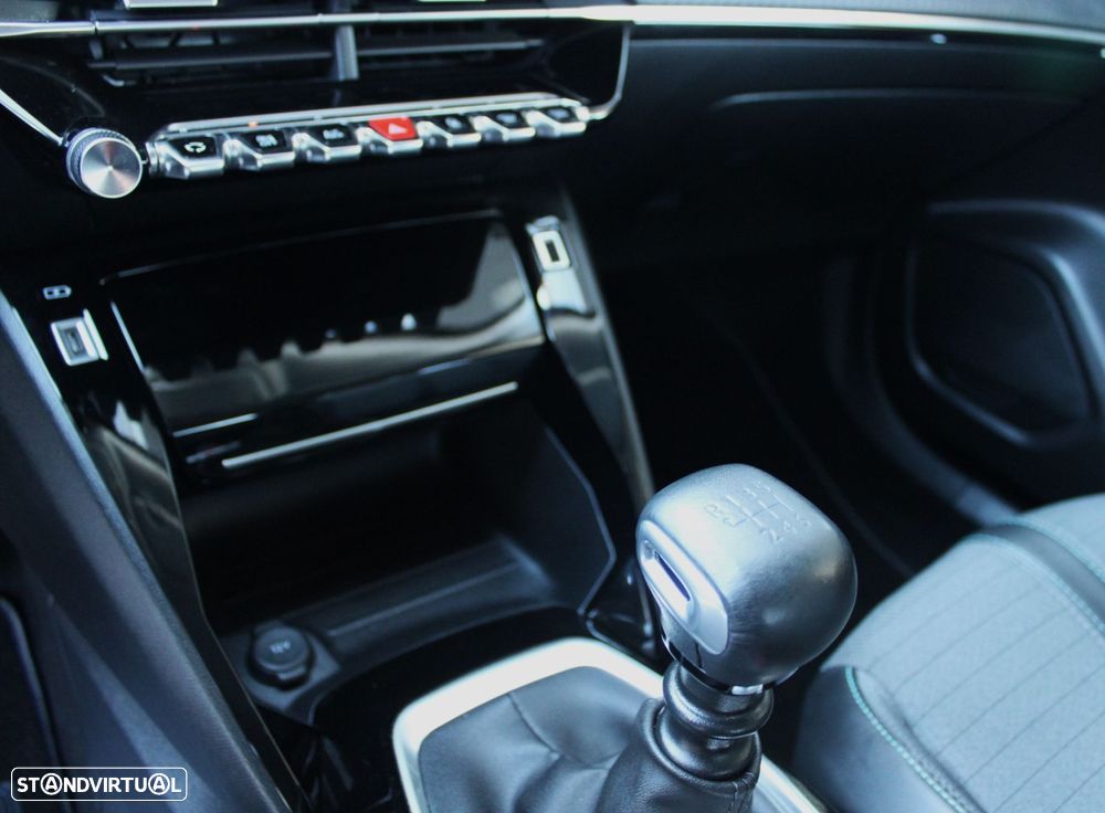 Peugeot 2008 1.2 PureTech Allure Pack - 30