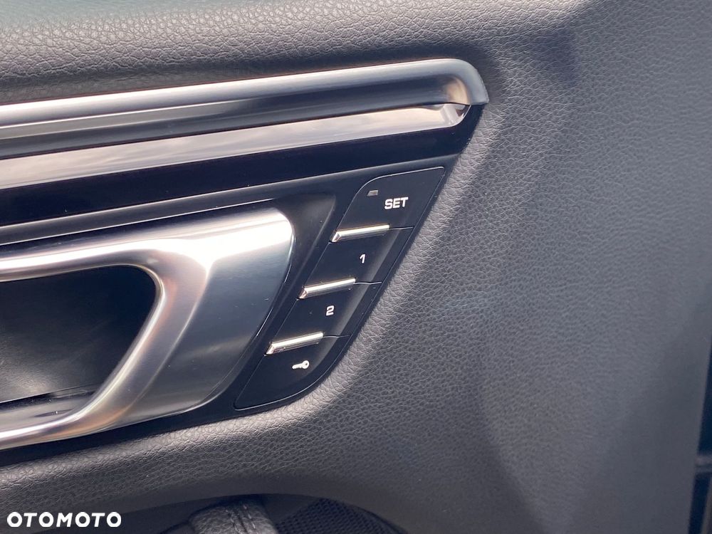 Porsche Macan Standard - 24