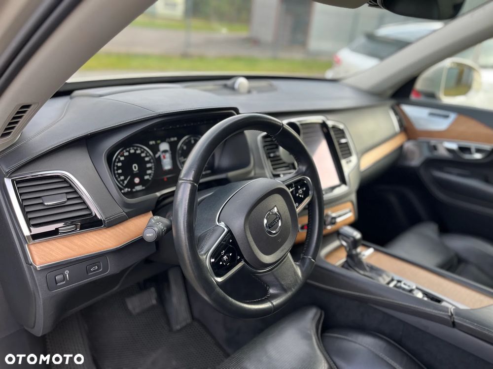 Volvo XC 90 - 21