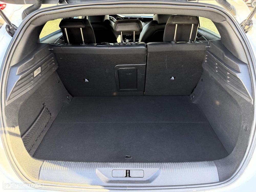 Peugeot 308 1.6 Hybrid GT e-EAT8 - 31