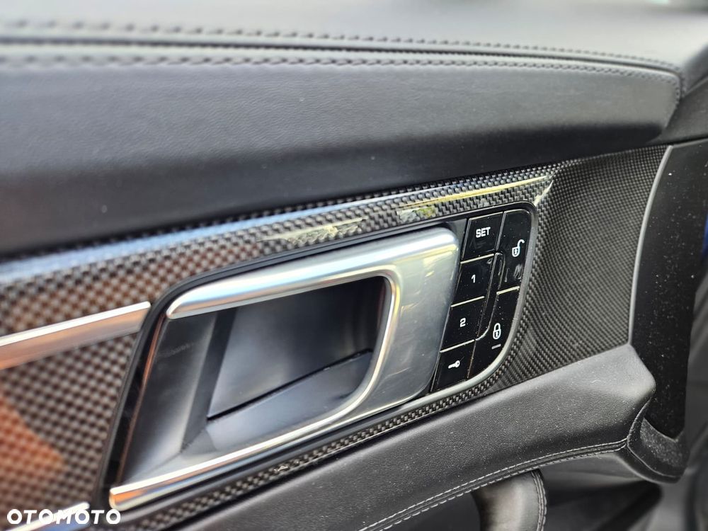 Porsche Panamera 4S - 20