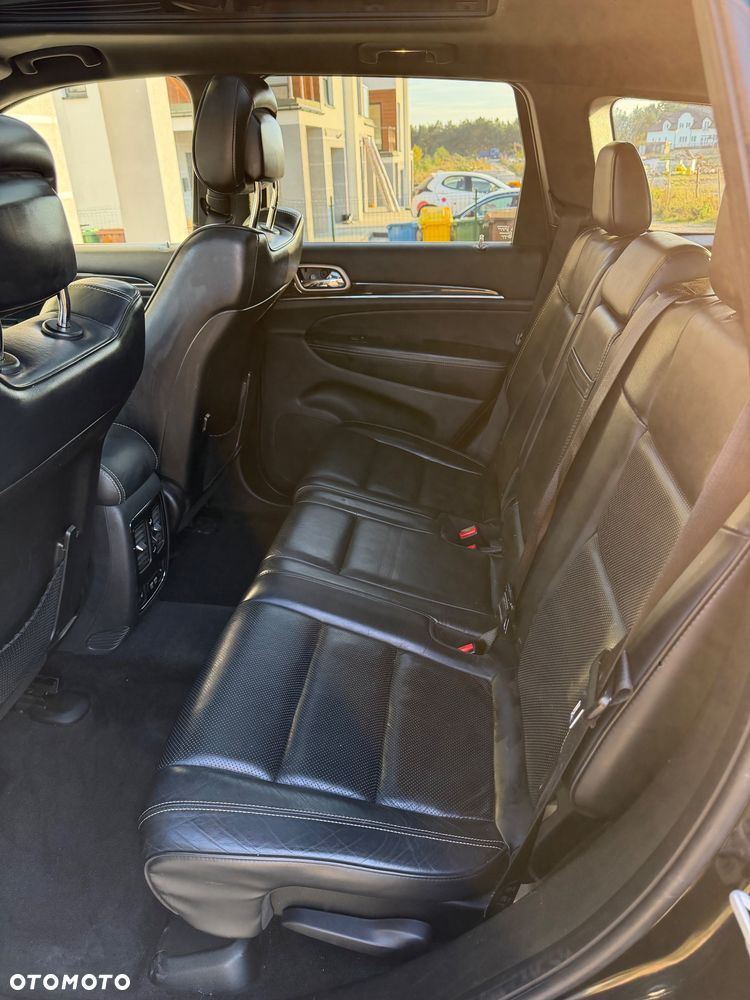 Jeep Grand Cherokee - 23