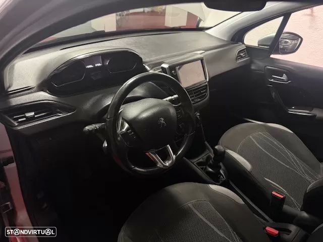 Peugeot 208 1.2 PureTech Style - 19