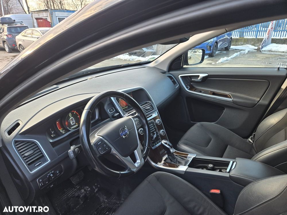 Volvo XC 60 D4 VEA Start-Stop R-Design - 5