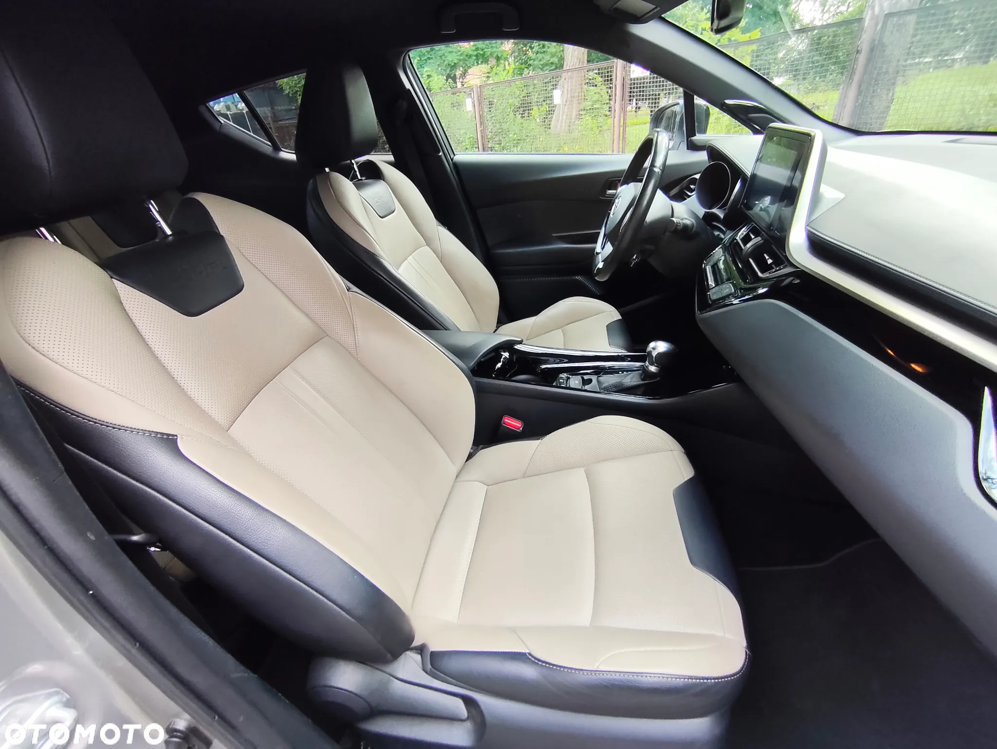 Toyota C-HR 1.8 Hybrid GPF Executive - 28