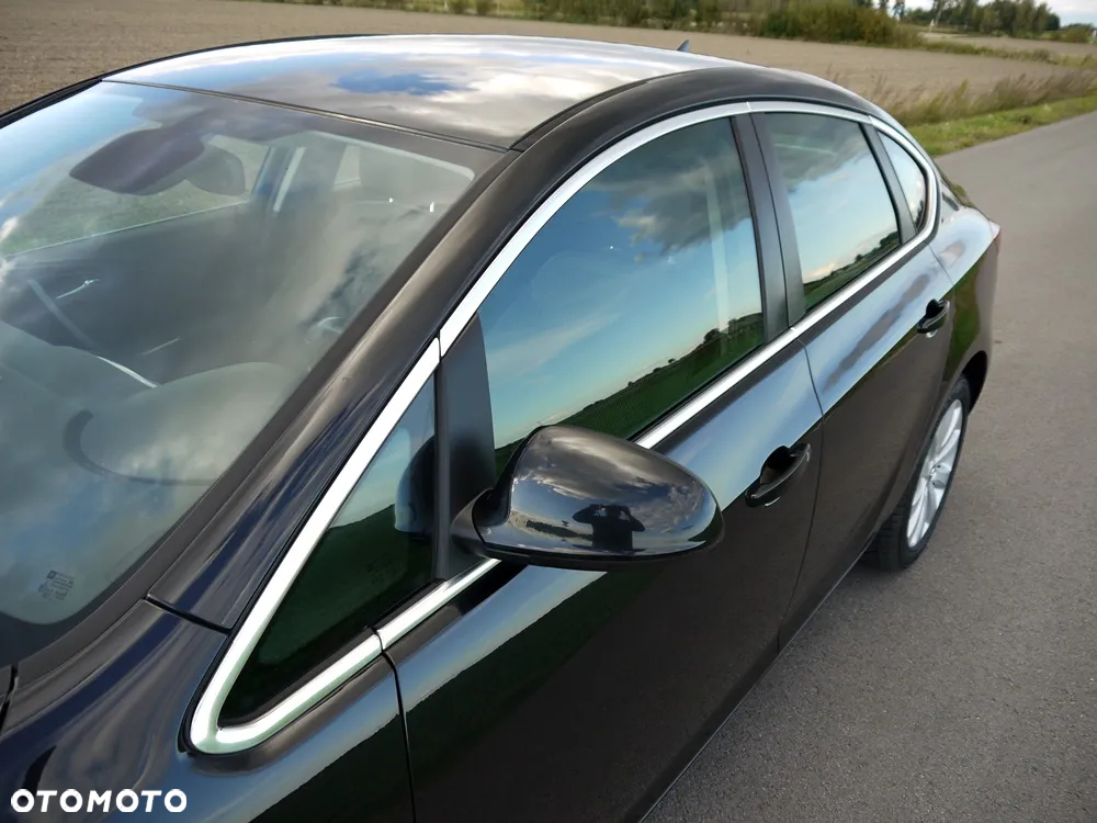 Opel Astra IV 1.4 T Executive - 35