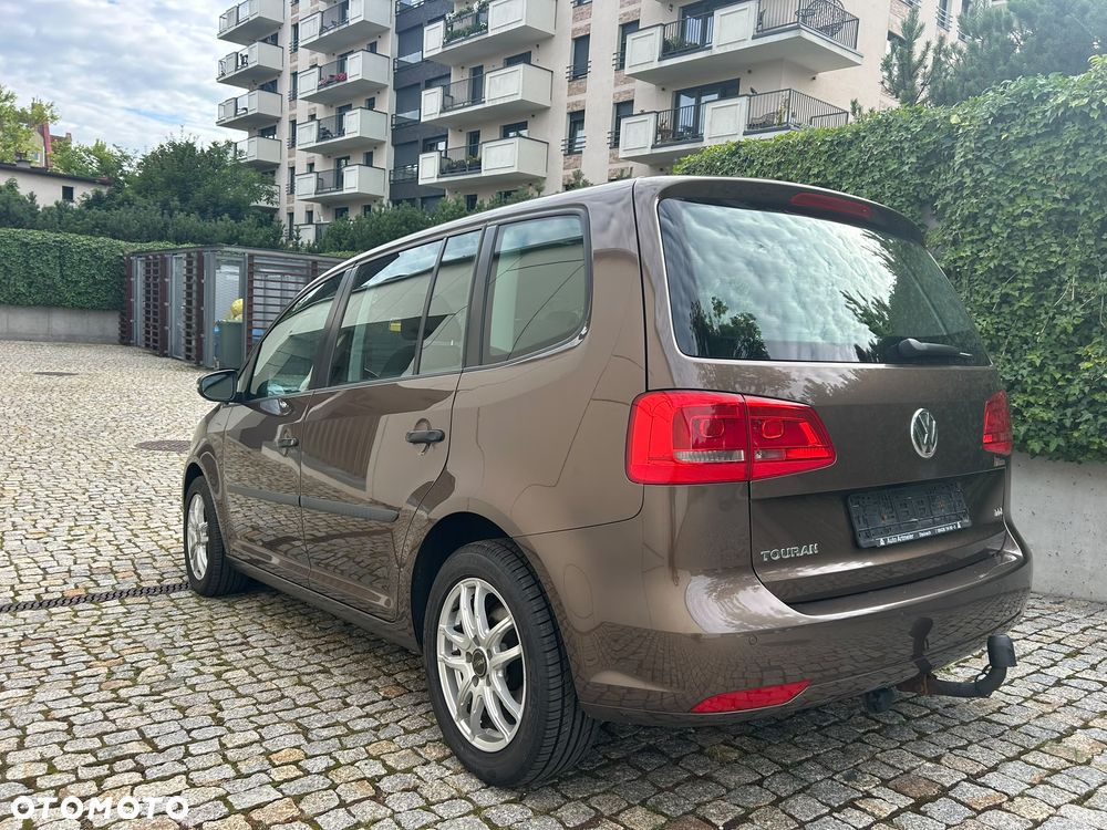 Volkswagen Touran 1.6 TDI DPF BlueMotion Technology DSG Highline - 9