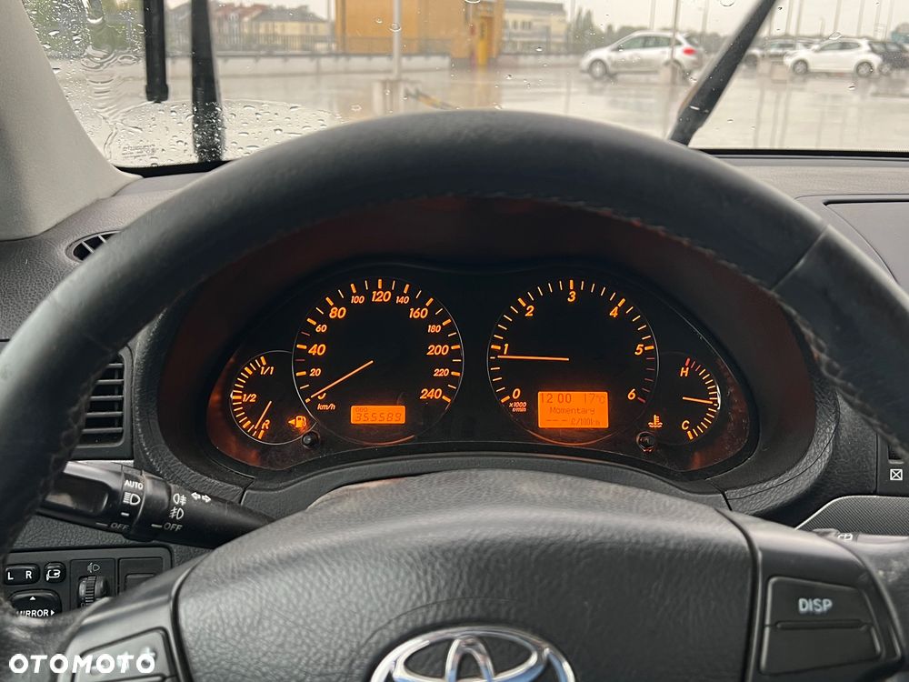 Toyota Avensis 2.0 D-4D - 6