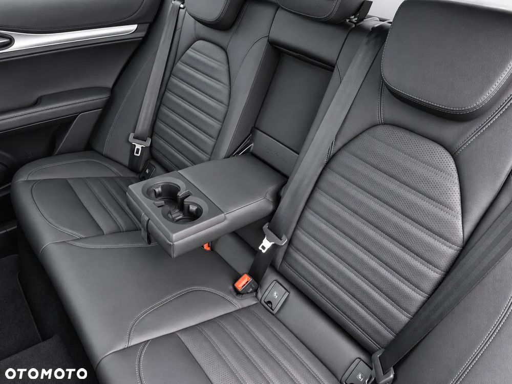 Alfa Romeo Stelvio 2.0 Turbo Veloce Q4 - 29