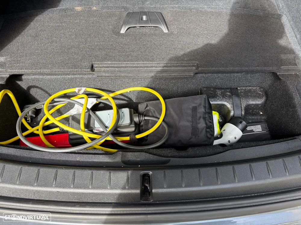 BMW 225xe Active Tourer - 13