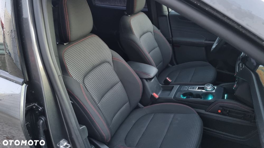 Ford Kuga 2.5 FHEV FWD ST-Line eCVT - 12