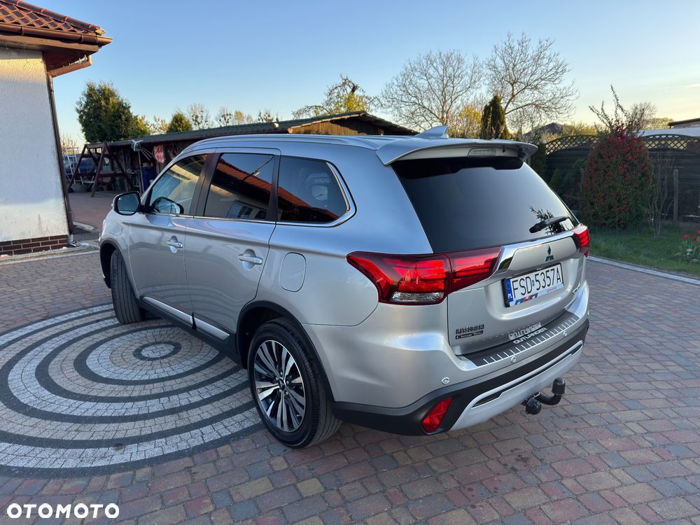 Mitsubishi Outlander - 4