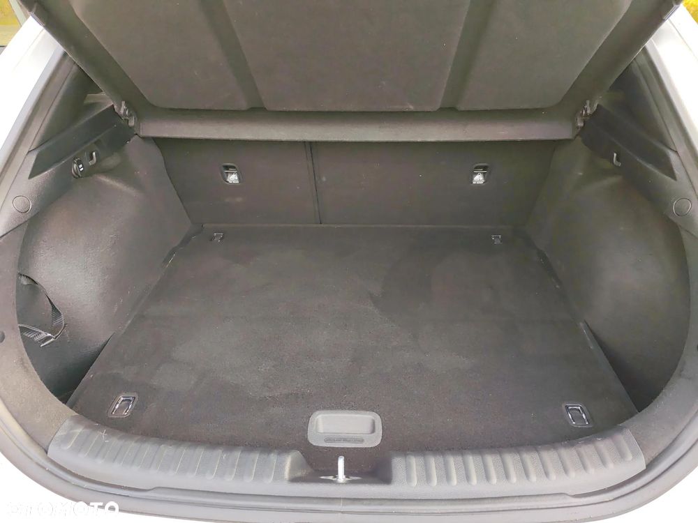 Kia XCeed 1.5 T-GDI M - 16