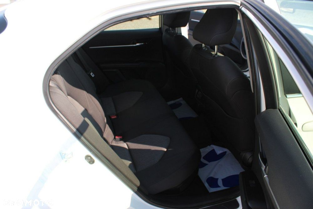 Toyota Camry - 30