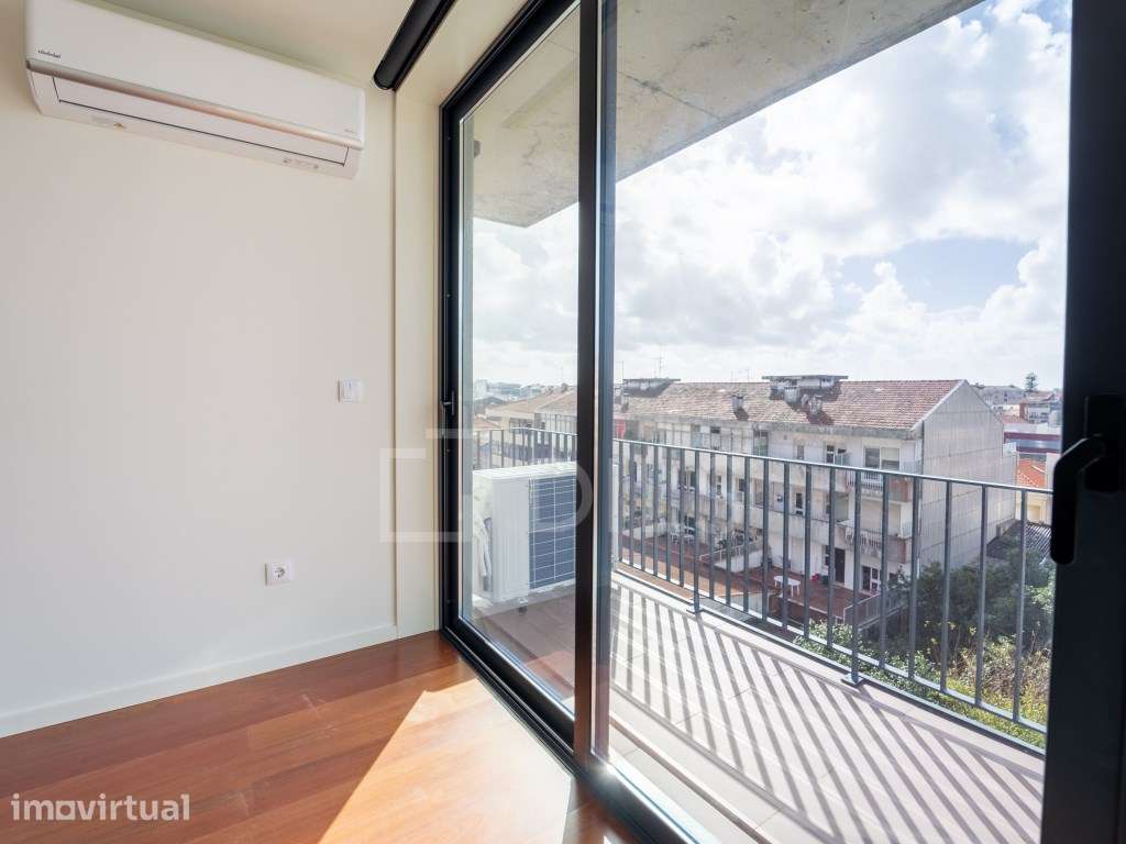 Apartamento T1 com varanda junto à Casa da Música - Grande imagem: 4/36