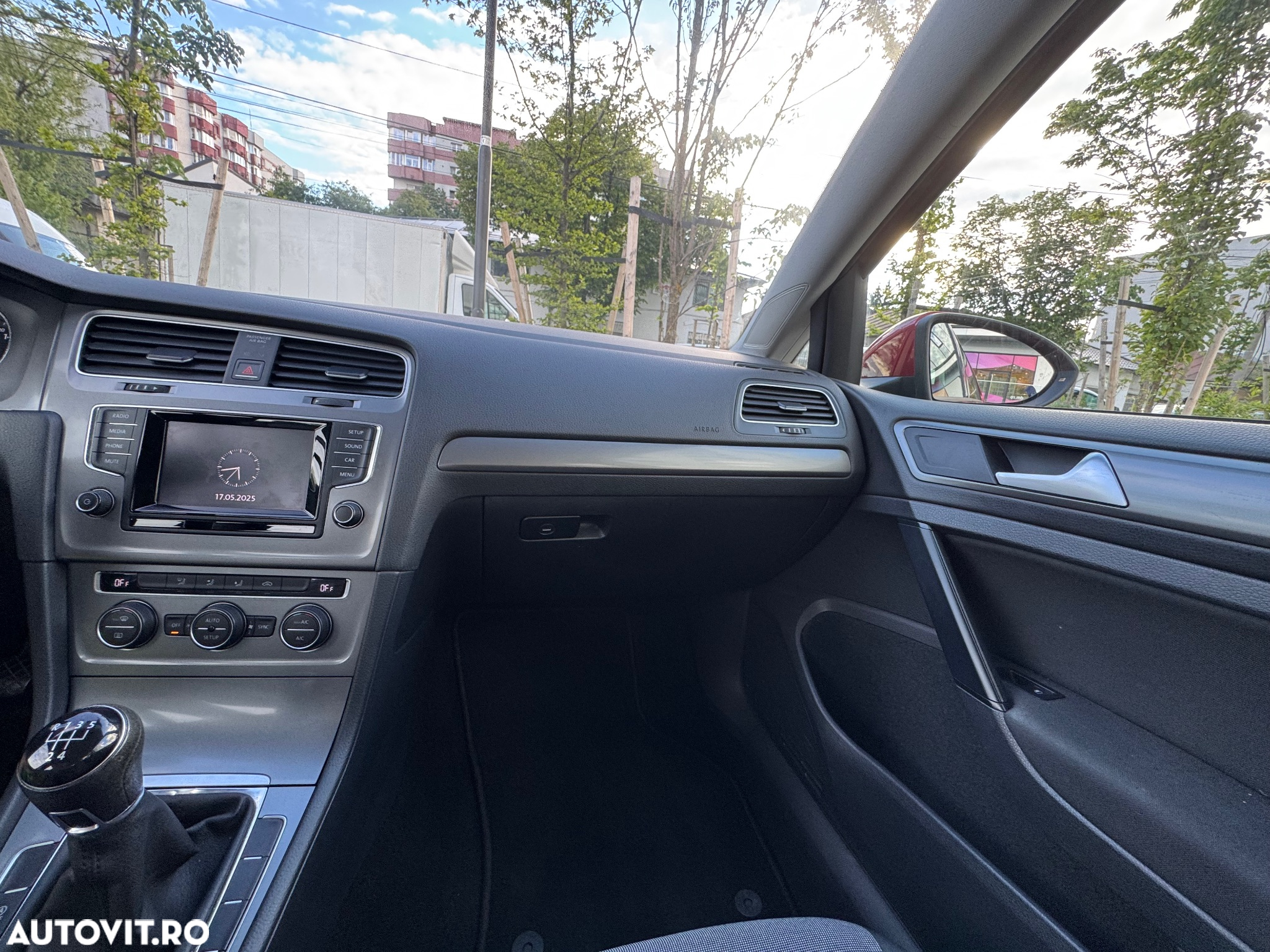 Volkswagen Golf 1.6 TDI BMT Comfortline - 9