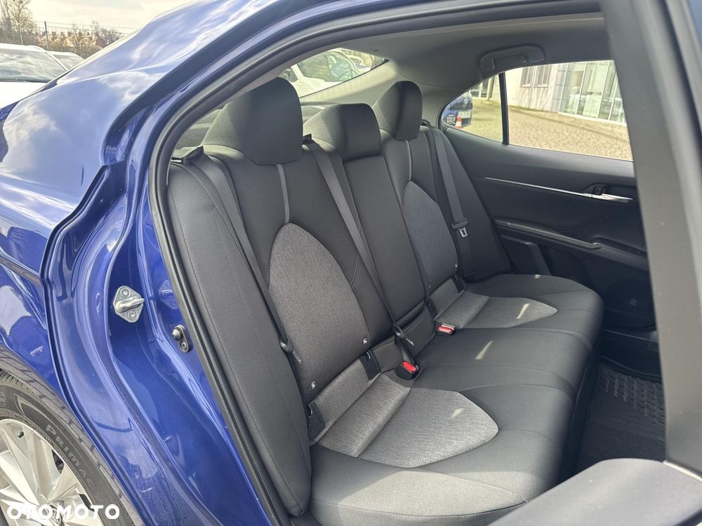 Toyota Camry 2.5 Hybrid Comfort CVT - 25