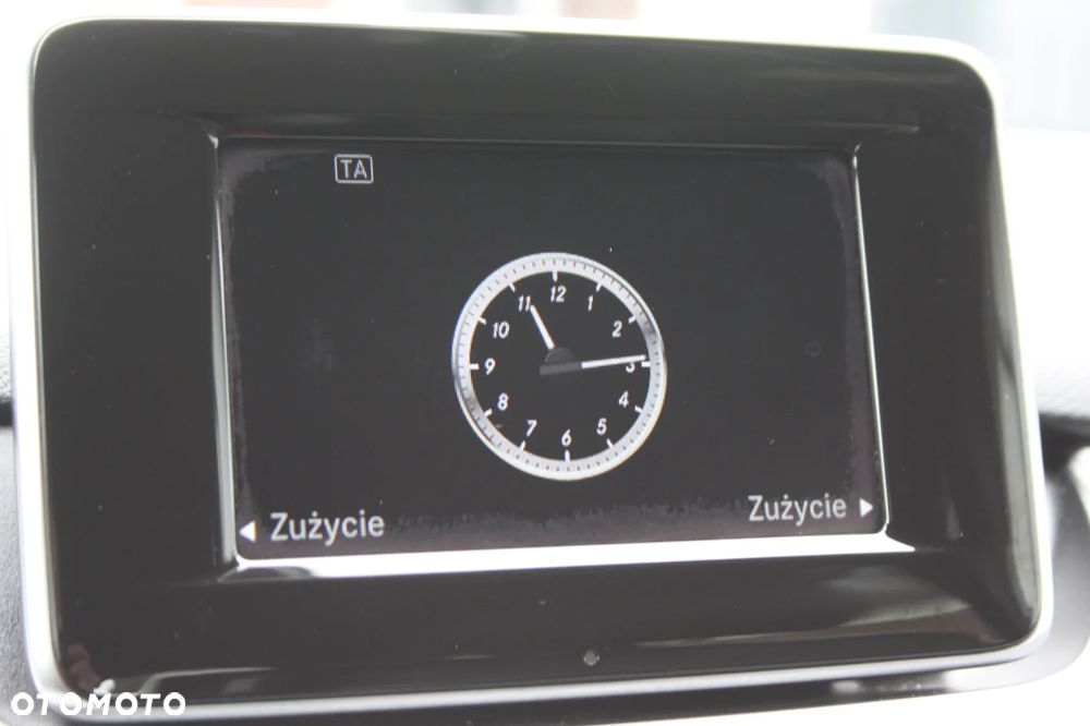 Mercedes-Benz Klasa B 180 Edition - 11